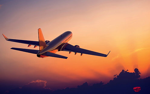 passenger airplane on air during sunset, aircraft, passenger aircraft, airplane, sunset, clouds, HD wallpaper HD wallpaper