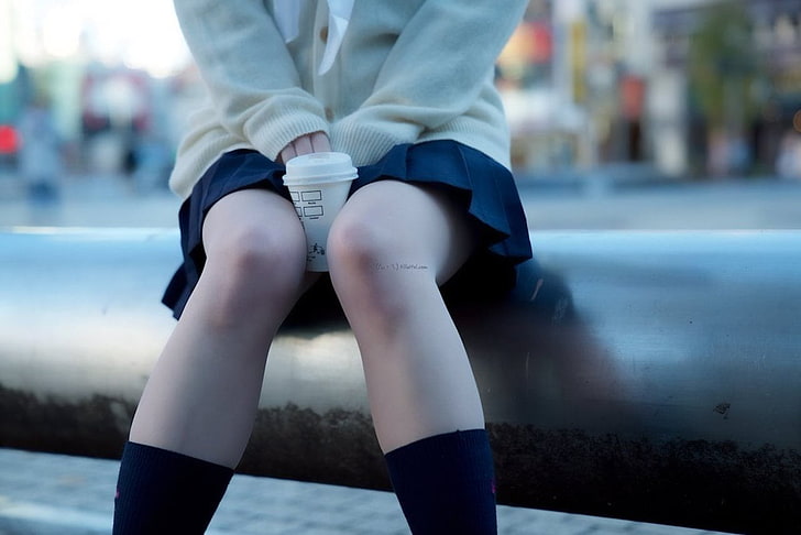 日本人女性、脚、スカート、黒い靴下、 HDデスクトップの壁紙