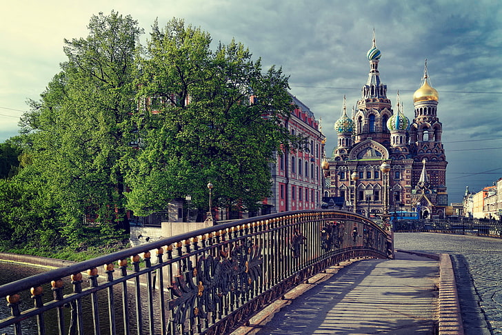 Cathédrale Saint-Basile, Russie, Saint-Pétersbourg, Russie, temple, le sauveur sur le sang versé, dôme, pont, nuages, Fond d'écran HD