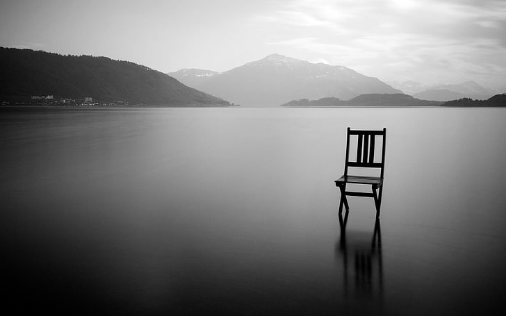 silla de silueta en la parte superior del lago, monocromo, silla, lago, hielo, Fondo de pantalla HD