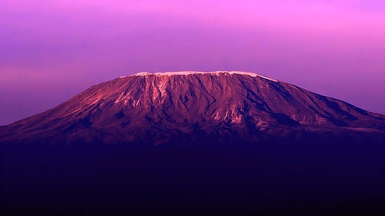 fenomen, afrika, lila himmel, nationalpark, Kilimanjaro National Park, Mount Kilimanjaro, Tanzania, geologiskt fenomen, bergslandskap, himmel, vulkanisk landform, morgon, högland, sköldvulkan, atmosfär, gryning, vulkan, stratovulkan, HD tapet HD wallpaper
