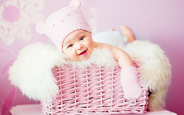 New Born Sweet Kid, berretto e guanto lavorati a maglia rosa da bambino, Baby, faccina carina e sorridente, sonno, cestino, Sfondo HD