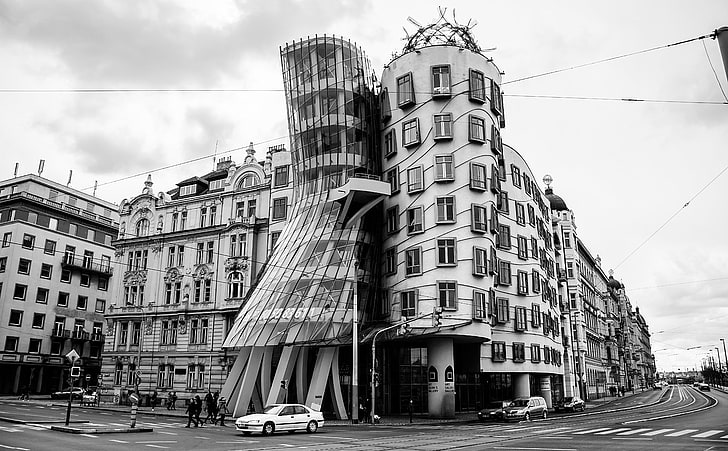 Tańczący Dom w Pradze, zdjęcie budynku w skali szarości, Czarno-białe, miasto, tańczący dom, praga, budynki, podróże, architektura, struktura, projekt, piękne, Tapety HD