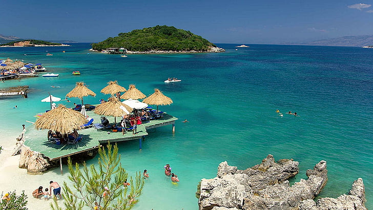 албания, камък, плаж, вода, ваканция, зелен, син, природа, море, йонийско море, ksamil, крайбрежие, албанска ривиера, туризъм, залив, остров, HD тапет
