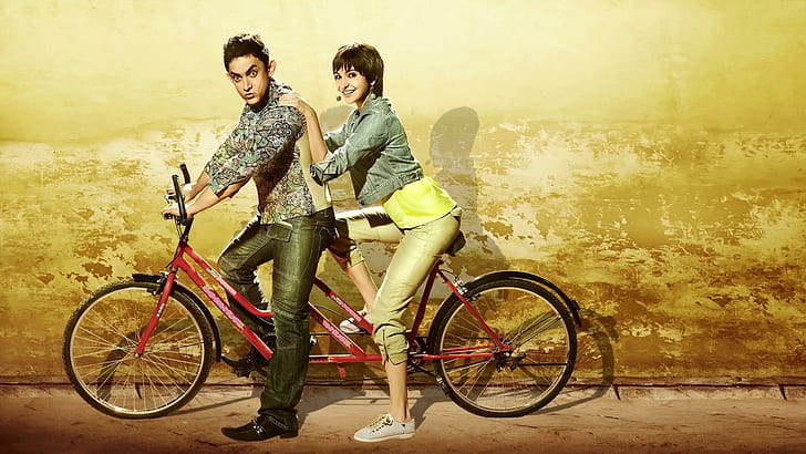 Aamir Khan Anushka Sharma In Cycle, филми, боливудски филми, bollywood, 2014, anushka sharma, aamir khan, HD тапет