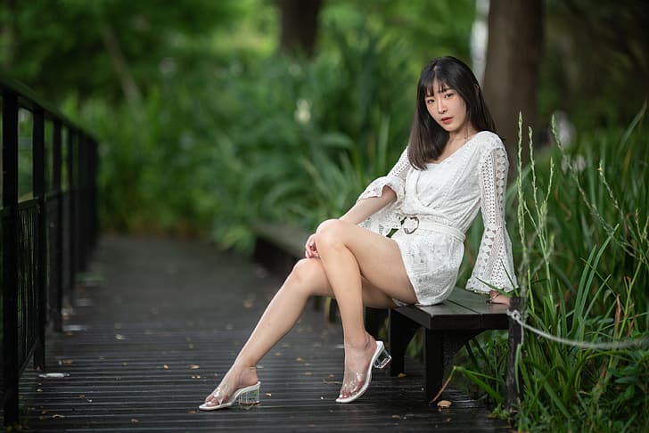 Asiático, modelo, mujer, pelo largo, pelo oscuro, profundidad de campo, sandalias descalzas, sentado, Fondo de pantalla HD