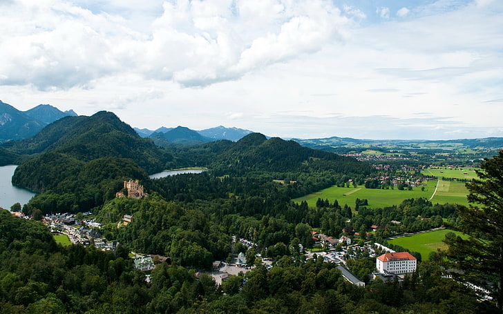 Foto aerea di edifici vicino al corpo idrico, paesaggio, Schloss Hohenschwangau, Germania, Baviera, Sfondo HD