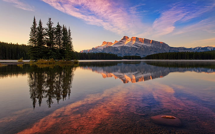Parc national Banff, Canada, Jack Lake, forêt, montagnes, ciel, coucher de soleil, aménagement paysager photographie de montagne grise avec des arbres et plan d'eau, Banff, National, Park, Canada, Jack, lac, forêt, montagnes, ciel, coucher de soleil, Fond d'écran HD
