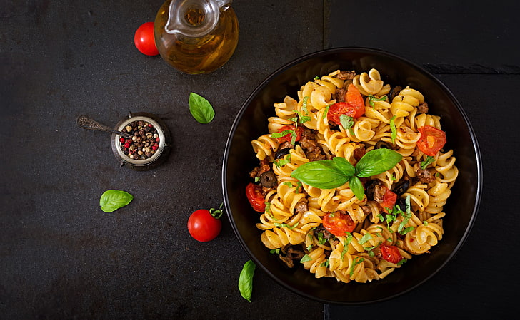 Lebensmittel, Pasta, Basilikum, Oliven, Pfeffer, Tomaten, HD-Hintergrundbild