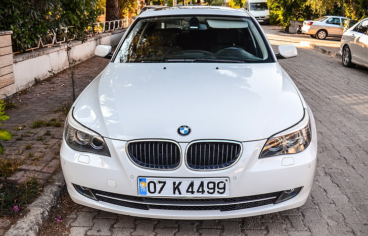 BMW, car, white, summer, white cars, vehicle, kedi götünü görmüş yara sanmış, e60, BMW E60, HD wallpaper