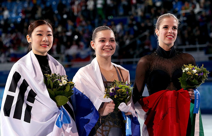 ดอกไม้, รอยยิ้ม, ธง, สเก็ตลีลา, อิตาลี, เกาหลี, แท่น, รัสเซีย, โซซี 2014, การแข่งขันกีฬาโอลิมปิกฤดูหนาวครั้งที่ XXII, การแข่งขันกีฬาโอลิมปิกฤดูหนาวปี 2014 ที่โซชี, Adelina Sotnikova, Yeon-A Kim, นักเล่นสเก็ต, Carolina Kostner, วอลล์เปเปอร์ HD