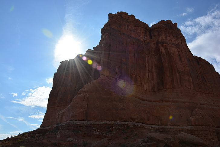 تشكيل صخري بني ، شمس ، صخرة ، ضوء الشمس ، منظر طبيعي، خلفية HD