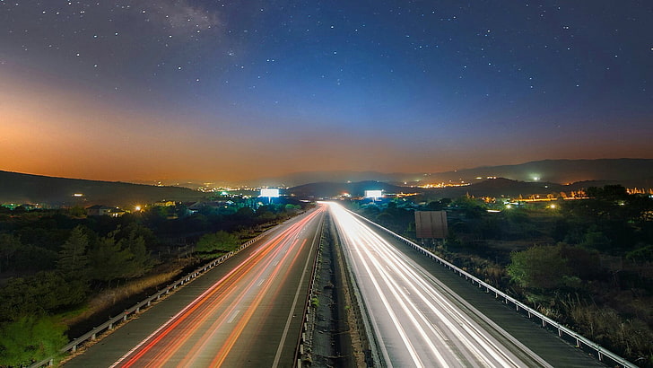 التصوير الضوئي المتقطع للمركبات ، التعريض الطويل ، الطريق ، حركة المرور ، السماء ، الليل ، الأضواء، خلفية HD