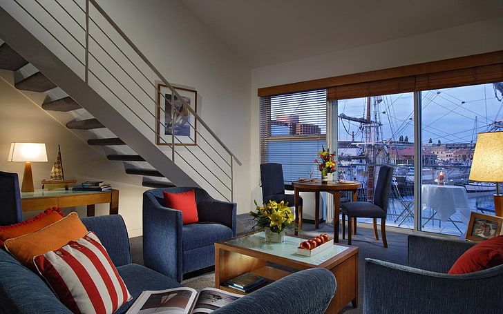 прямоугольный коричневый деревянный каркасный стеклянный журнальный столик, диван, мебель, лестница, комфорт, интерьер, HD обои