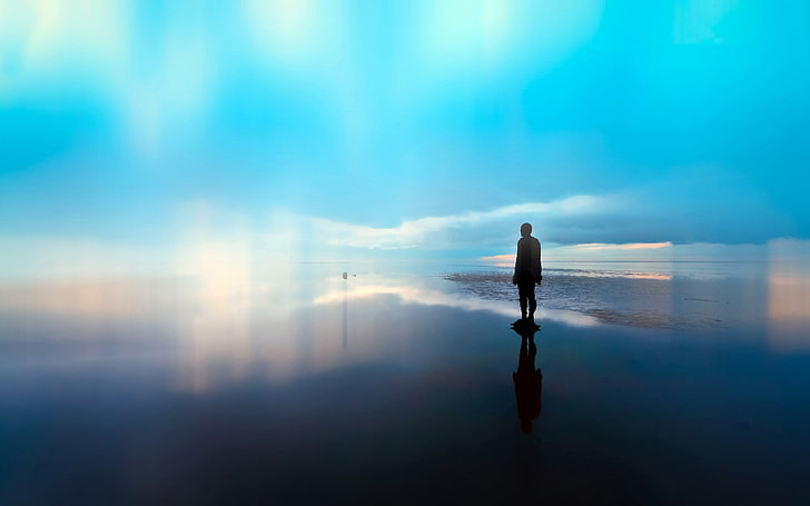 Тапет за самотна фотография на самотни фигури-езера .., мъж, стоящ на тапет на морския бряг, HD тапет