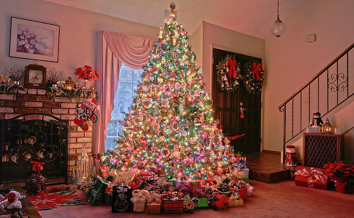 albero di Natale multicolore, natale, giorno festivo, albero, regali, camino, casa, Sfondo HD