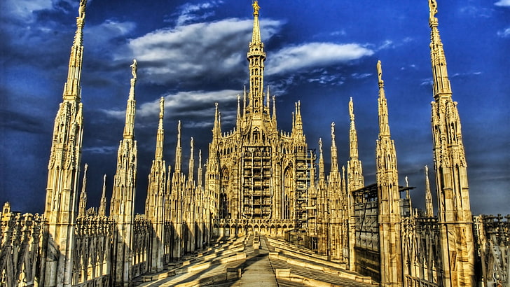 베이지 색 콘크리트 건물, 고딕 성당, 밀라노, 건축, 하늘, HD 배경 화면