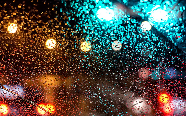 Градски дъждовен ден неонови светлини стъклена водна капка, HD тапет