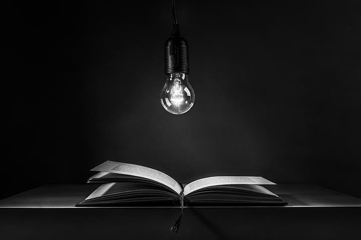 light bulb, book, Ute Scherhag, неучение - тьма, учение - свет, teaching - light, ignorance - darkness, HD wallpaper