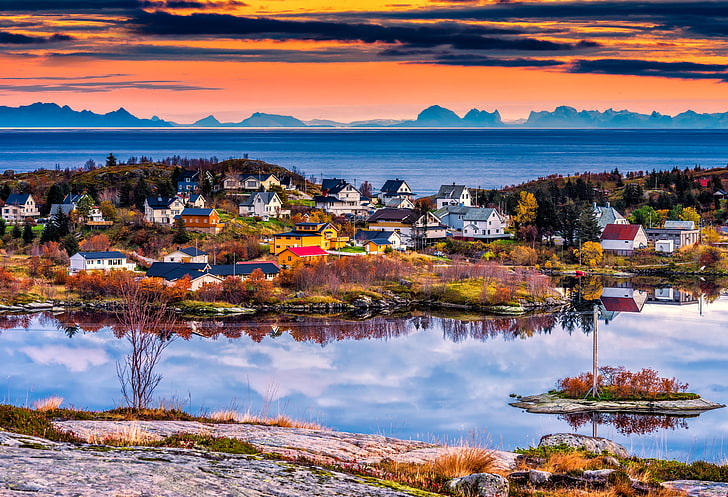 穏やかな水域、日没、ノルウェー、村、ロフォーテン諸島、 HDデスクトップの壁紙