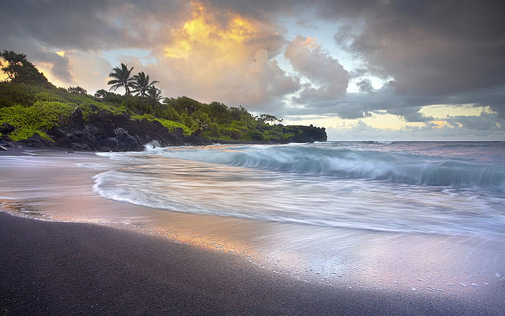 Onde che si infrangono, spiaggia di sabbia nera, Hawaii, onde, schiantarsi, nero, sabbia, spiaggia, Hawaii, Sfondo HD
