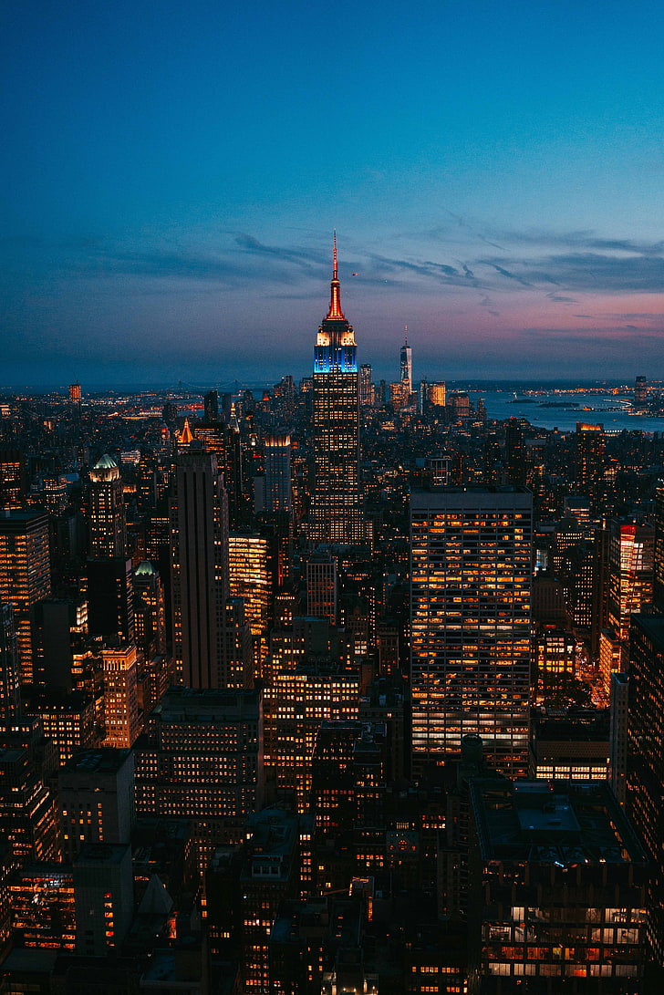 مدينة ليلية ، أضواء المدينة ، ناطحة سحاب ، نيويورك ، حاضرة ، منظر علوي ، الولايات المتحدة الأمريكية، خلفية HD، خلفية الهاتف
