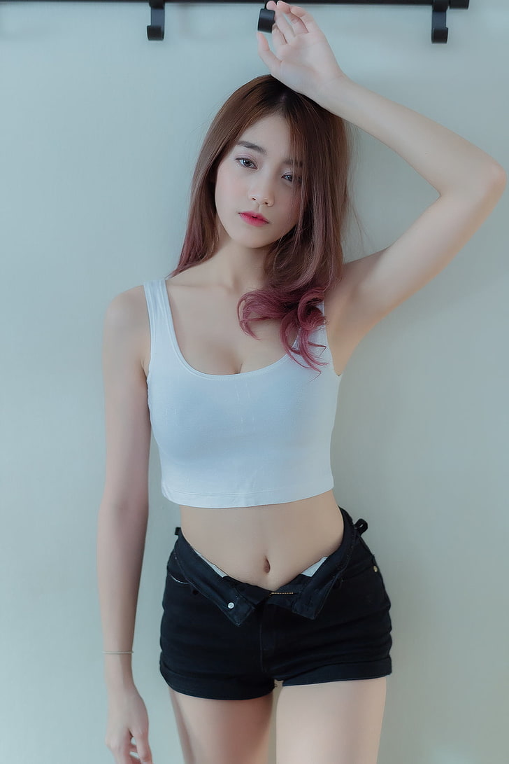 Page 2 Women S White Crop Top Hd Wallpapers Free Download Images, Photos, Reviews