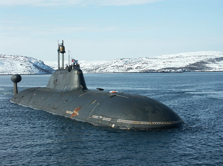 черная подводная лодка, вода, снег, подводная лодка, флаг Андрея Первозванного, К-154 