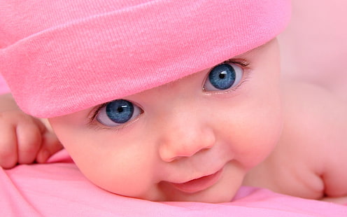 детская розовая вязаная шапка, ребенок, глаза, лицо, шапка, HD обои HD wallpaper