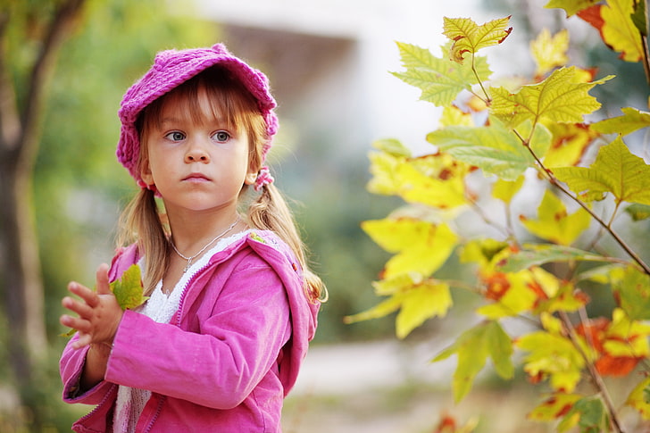 girl's pink hoodie, sadness, autumn, leaves, nature, children, child, sad, childhood, little girl, lonely, and childhood, HD wallpaper