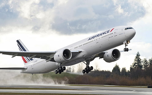 Flugzeug Boeing-777 entfernen den Flughafen, Boeing, Flugzeug, Flughafen, HD-Hintergrundbild HD wallpaper