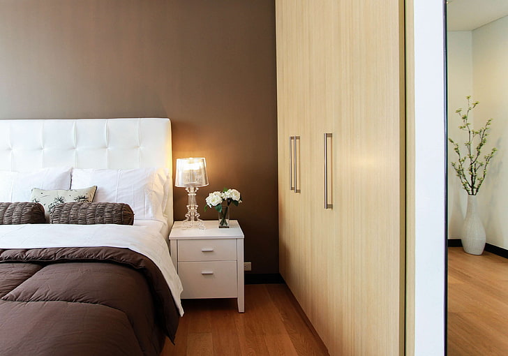 bed, bedroom, closet, furniture, lamp, light, table, HD wallpaper