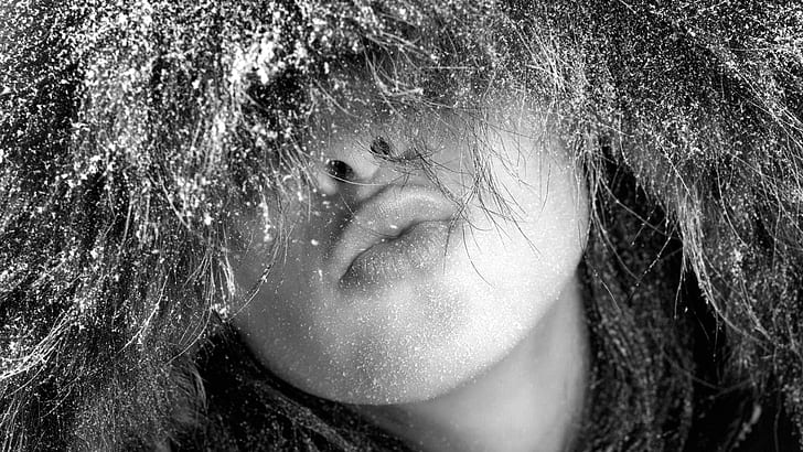 A Winter's Kiss, girl, face, special, black and white, beautiful, woman, cold, photoshop, photography, snow, lips, HD wallpaper