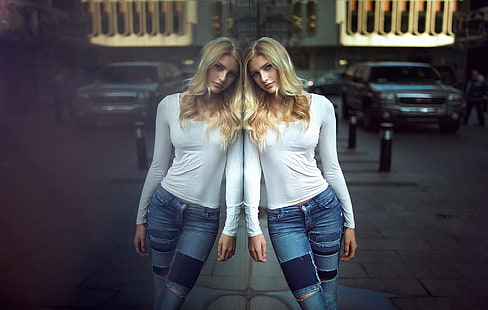 donne, biondo, ritratto, jeans, jeans strappati, vetro, riflesso, urbano, Sfondo HD HD wallpaper