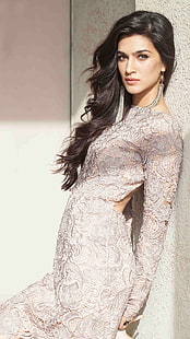 Superbe Kriti Sanon en robe blanche, robe à manches longues à fleurs grises pour femmes, célébrités féminines, Kriti Sanon, bollywood, robe, 2015, Fond d'écran HD HD wallpaper