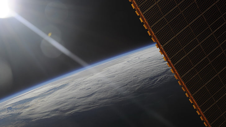 schwarz-brauner Holztisch, Internationale Raumstation, Roscosmos State Corporation, Weltraum, Roscosmos, Erde, HD-Hintergrundbild