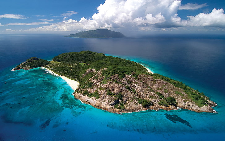 الجزيرة الشمالية واحدة من أربعين جزيرة جرانيتية لسيشيل في المحيط الهندي 11 فيلا فاخرة واحة استوائية نباتية خضراء 3000 × 1875، خلفية HD