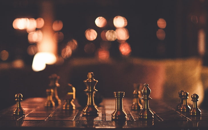 Schachstrategiebrett-Hochwertige Tapete, goldenes Schachbrett, HD-Hintergrundbild
