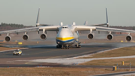  Antonov An-225 Mriya, airplane, airport, depth of field, car, aircraft, photography, runway, cargo, transport, vehicle, HD wallpaper HD wallpaper