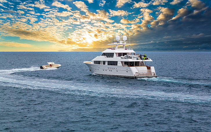 Yacht Sunrise, blue, boats, clouds, florida, fortlauderdaleflorida, photography, seascape, sky, sunset, water, HD wallpaper