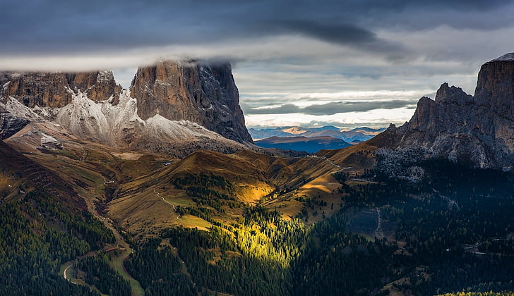 photographie aérienne de montagne, Dolomites (montagnes), montagnes, forêt, nuages, vallée, soleil, nature, paysage, Fond d'écran HD