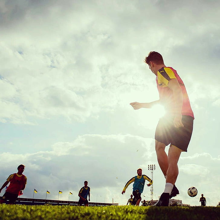 بوروسيا دورتموند ، ماركو رويس ، نوادي كرة القدم ، كرة القدم ، الكرة ، السماء ، الشمس، خلفية HD