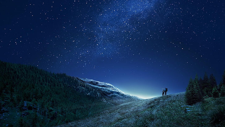 cielo, naturaleza, noche estrellada, noche, luz, vía láctea, cielo nocturno, estrellas, oscuridad, ladera, colinas, árbol, colina, paisaje, montaña, Fondo de pantalla HD