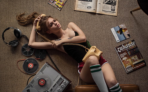 garota, telefone, no chão, Anastasia Shcheglova, fotógrafo Maxim Guselnikov, HD papel de parede HD wallpaper