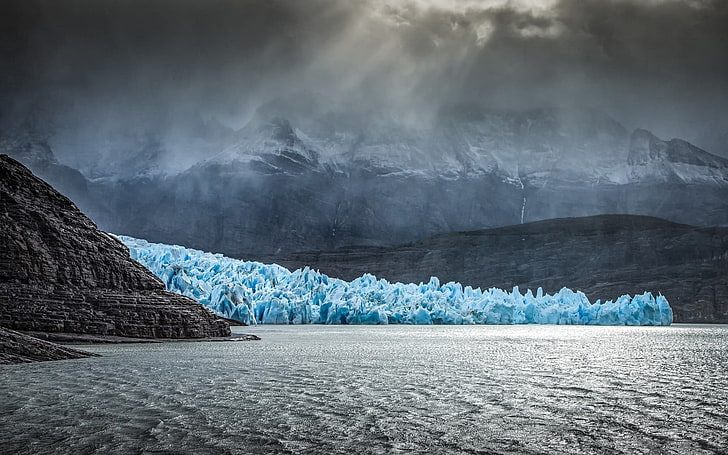 Cuerpo de agua, paisaje, naturaleza, glaciares, Chile, Patagonia, lago, roca, erosión, rayos de sol, montañas, niebla, hielo, oscuro, nubes, cian, gris, Fondo de pantalla HD