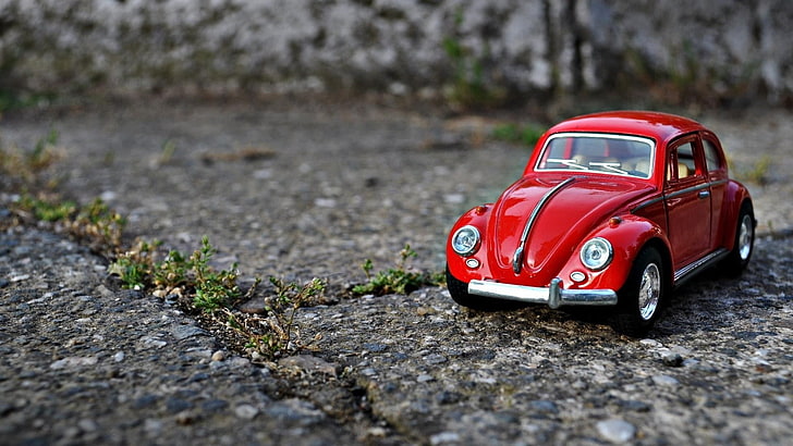red Volkswagen Beetle scale model, car, Volkswagen Beetle, Volkswagen, toys, closeup, macro, HD wallpaper