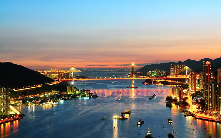 Прекрасен изглед към града, река, мост, светлини, залез, лодки, HD тапет