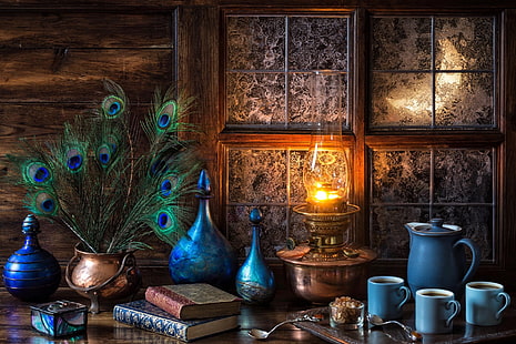 Fotografie, Stillleben, Blau, Buch, Feder, Lampe, Pfau, Vase, Fenster, HD-Hintergrundbild HD wallpaper