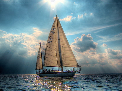 Beige Segelboot tagsüber, Landschaft, Natur, Meer, Wasser, Segelschiff, HD-Hintergrundbild HD wallpaper