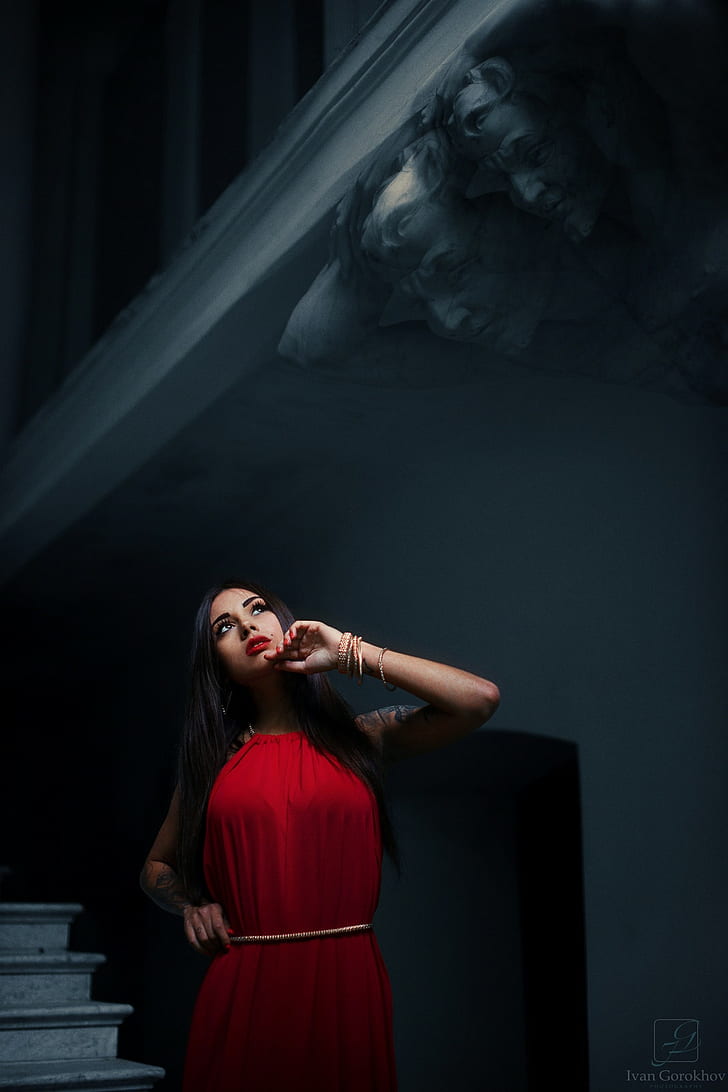 Ivan Gorokhov, röd klänning, mörk, kvinnor, modell, 500 px, porträtt, HD tapet, telefon tapet